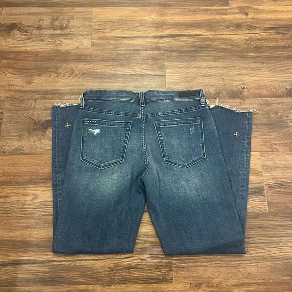 BLANKNYC Cropped Girlfriend Gemmed Jeans - Picture 9 of 13